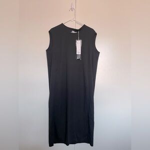 UNIQLO Crew Neck Sleeveless Dress, Black, Size M, NWT